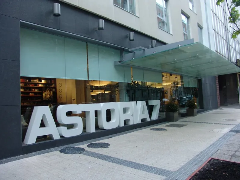 Hiru langile kaleratu ditu Donostiako Astoria hotelak