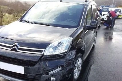 Preso politikoen ahaideek bi auto-istripu izan dituzte asteburuan