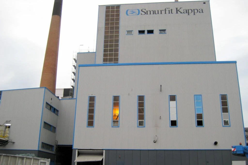 Hiru behargin ospitaleratu dituzte, Iurretako Smurfit enpresan gertatutako lan-istripua dela-eta
