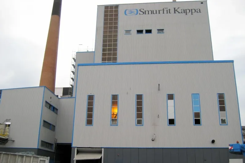 Hiru behargin ospitaleratu dituzte, Iurretako Smurfit enpresan gertatutako lan-istripua dela-eta