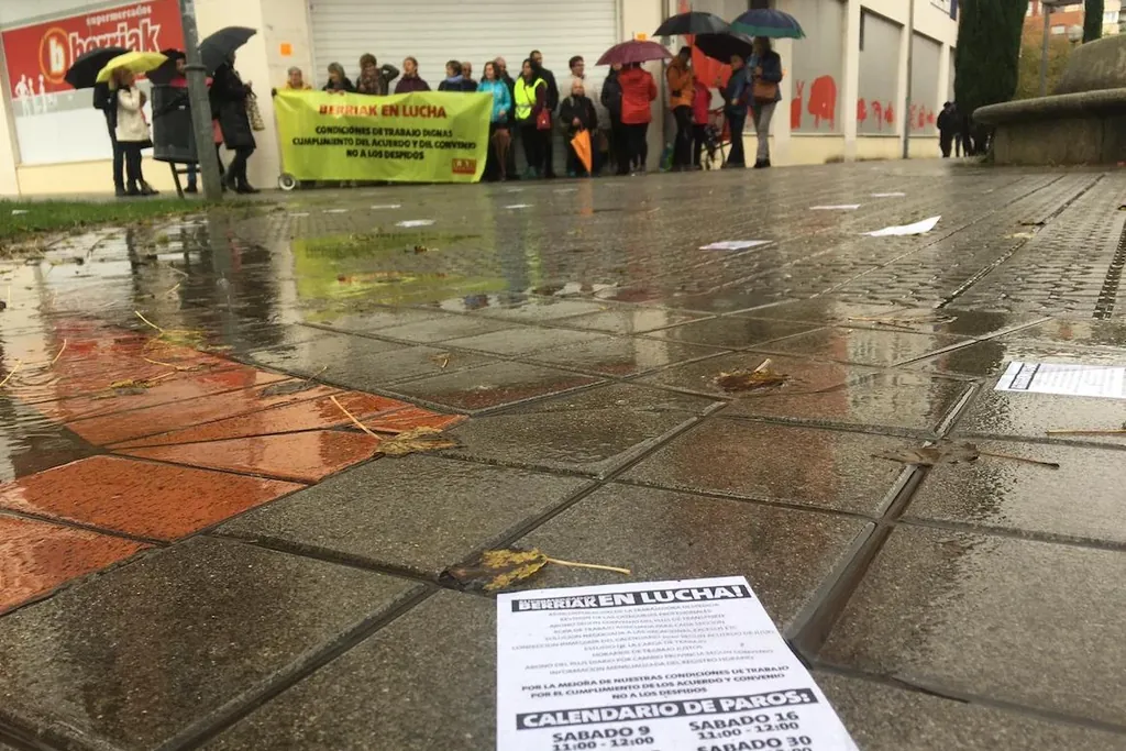 Abenduaren 9an greba mugagabea abiatuko dute Aiaraldeko Berriak supermerkatuetako langileek