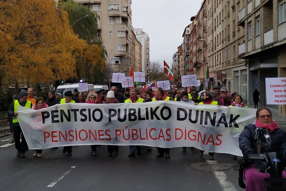 Pentsiodunak kalera atera dira berriz, Gasteizen