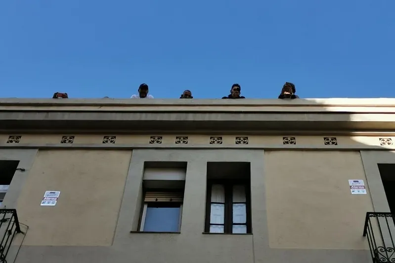 Emakume bat etxetik kaleratu nahian ari da Desokupa enpresa Portugaleten