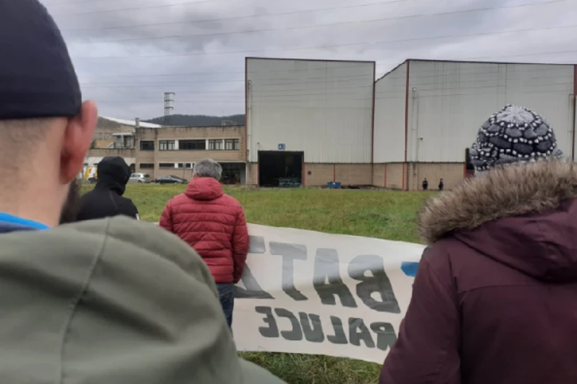 Araluceko makinak lantokitik ateratzeari ekin dio Ertzaintzak, epaitegi baten aginduz