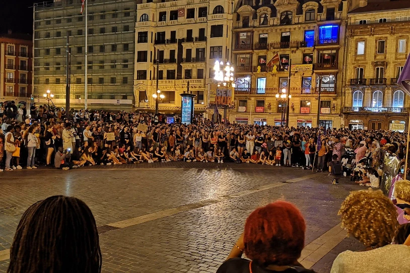 Emakume batek salatu du gizonezko batek eraso egin ziola hilaren 11n, Bilbon