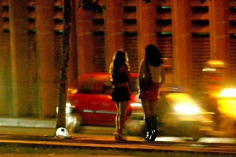 Emakumeen prostituziora bideratutako pisu baten existentzia salatu dute bi emakumek, Barakaldon