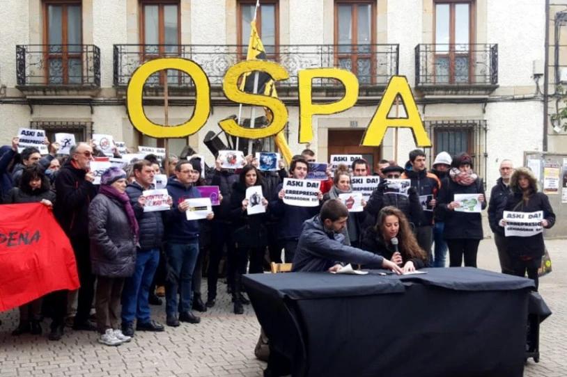 Ospa mugimenduaren aurkako ikerketa bertan behera uzteko exijitu dute Altsasun