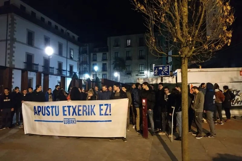 Apustu etxeen aurkako mobilizazioei ekin die Lubaki Langile Elkartasun Sareak