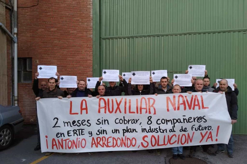 "Miseria" salatu eta greba mugagabea hasi dute La Auxiliar Navaleko langileek