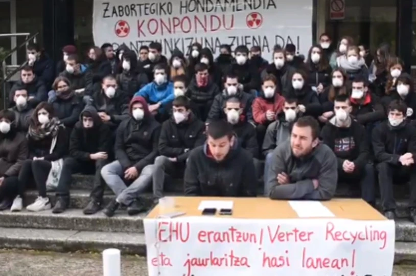 Mobilizazioak eta Eibarko EHUko ikasleen greba mugagabea, Zaldibarko hondakindegian desagertutako bi langileak bilatzeari ekin dioten egunean