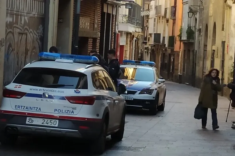 Etxebizitza Sindikatuak legez kanpoko etxegabetze bat ekiditea lortu du Gasteizen