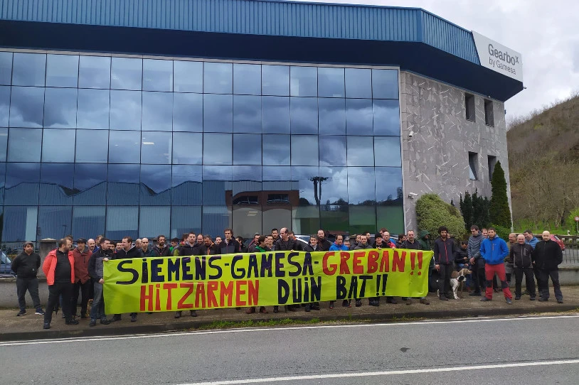 Greba mugagabean dira astelehenetik Asteasuko Siemens Gamesako langileak