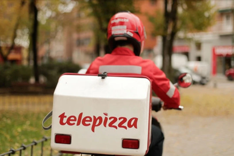 "Telepizzak eta Pizza Hutek kutsatzeko arriskuan jartzen dituzte langileak eta bezeroak, pandemia etekina ateratzeko baliatzeko"