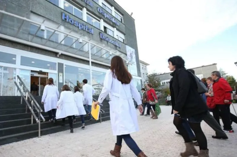 UIBk medikuntzako eta erizaintzako ikasleen praktiken "baldintza negargarriak" salatu ditu larrialdi egoeran