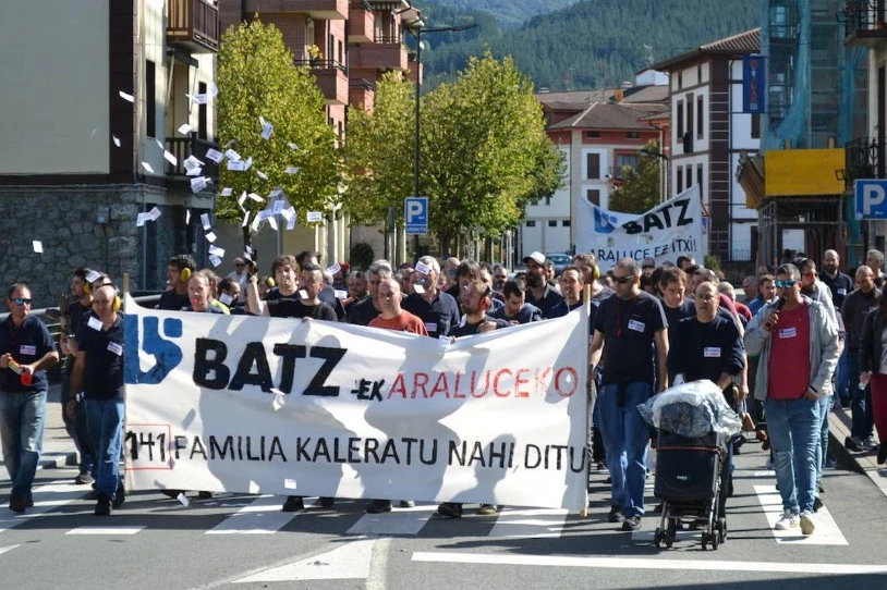 Araluceko 141 langileak "soldatarik eta kalte-ordainik ordaindu gabe" kaleratzen saiatu dira Araluce eta Batz kooperatiba