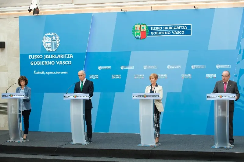 Etxeetan edota plazetan elkartzea ere debekatu du Eusko Jaurlaritzak aurreneko fasean