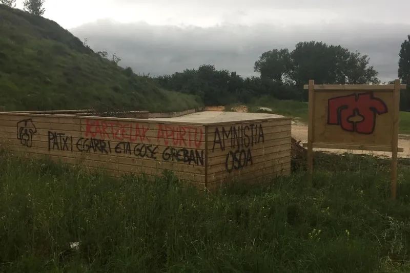Patxi Ruiz aurrera doa gose eta egarri grebarekin, eta elkartasunak ez du etenik