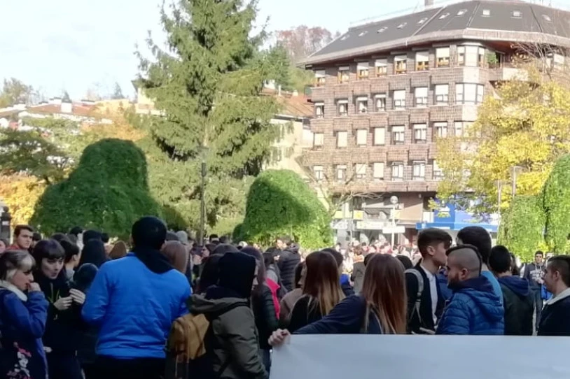 Aiaraldeko IAk ikas baldintzen hobekuntzarako egindako bi eskaerak bete dituzte Laudioko bi ikastetxeetan