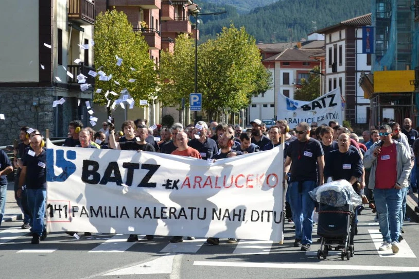 Araluceko beharginek mobilizazioak berrartuko dituzte, euren lanpostuen defentsan
