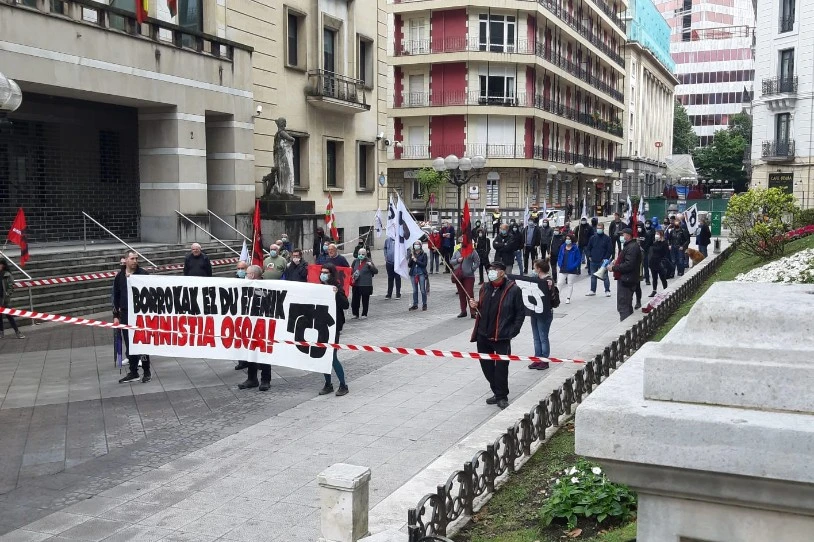 Patxi Ruizen egoera salatzeko eta bere borrokaldia omentzeko mobilizazioa egin zuten larunbatean Bilbon