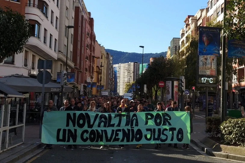Mobilizazioekin jarraitzen dute Novaltiako langileek, greban urtebete betetzear