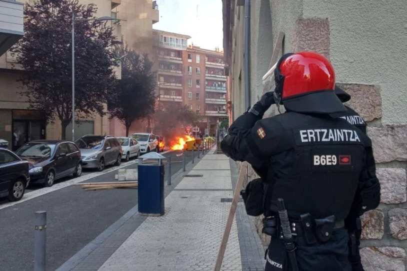 Bi atxilotu eta kargak Loiolan, Voxen mitin baten aurkako protestetan