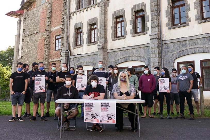 503 herrikideren oinarrizko elikagai eta produktuen beharrari erantzuteko, Krisiaren Seme-Alabak Sare Sozialistak gutxienez 10 euroko ekarpen finkoak eskatu ditu