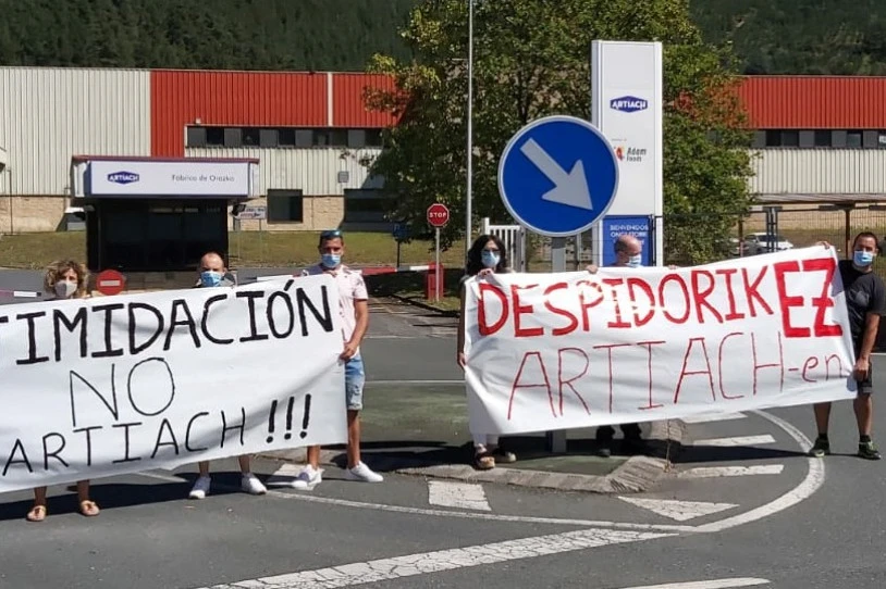 Lanuzteei ekin diete Artiacheko langileek, lankide baten kaleratzea salatzeko