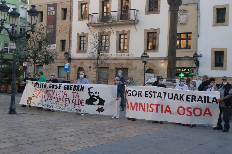 Iñaki Bilbaok bosgarren eguna du gose eta komunikazio greba mugagabean