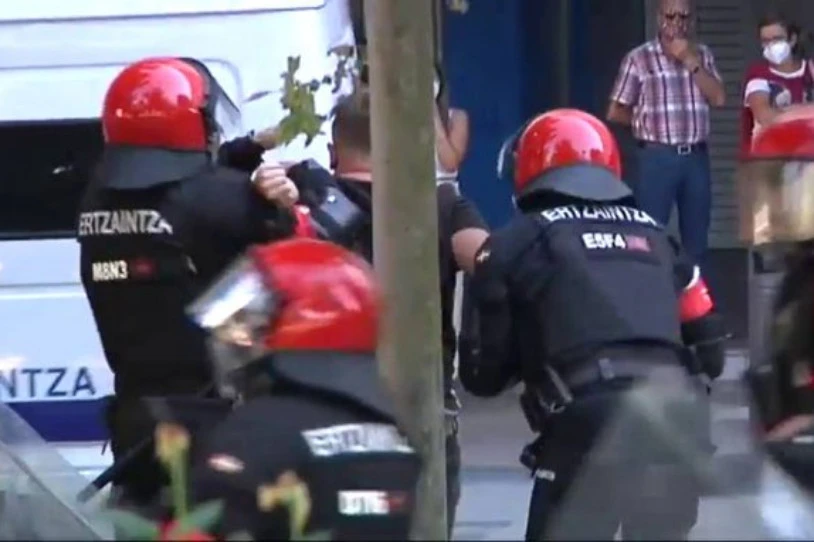 Espainiako Poliziak beste pertsona bat atxilotu du Voxen aurkako protesten harira