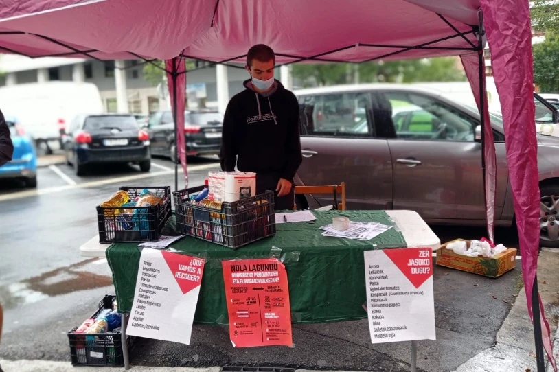 Krisiaren Seme-Alabak Sare Sozialistak martxan jarri du berriz oinarrizko produktu eta elikagaien bilketa