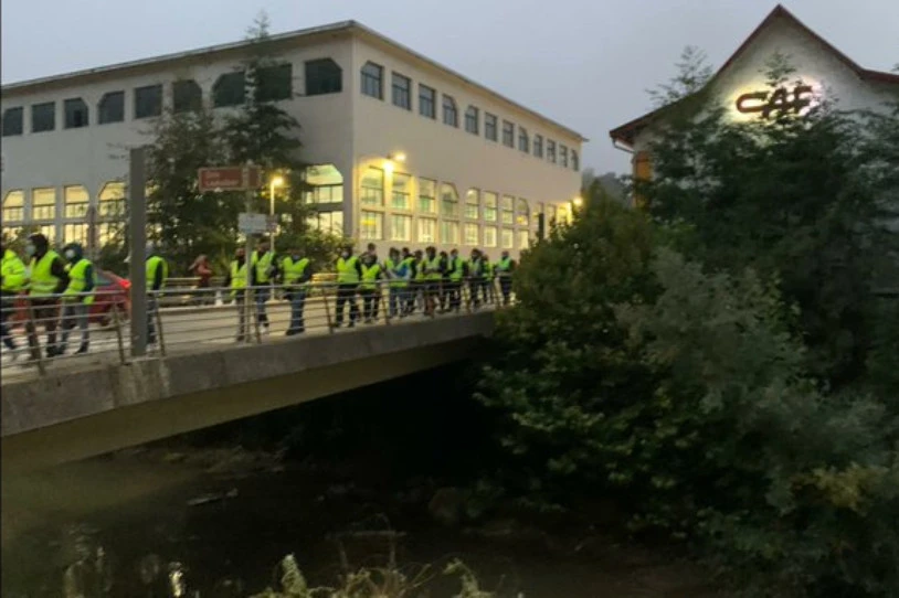 Beasaingo CAFeko sarrera hartu dute Trenasako langileek, itxieraren aurka