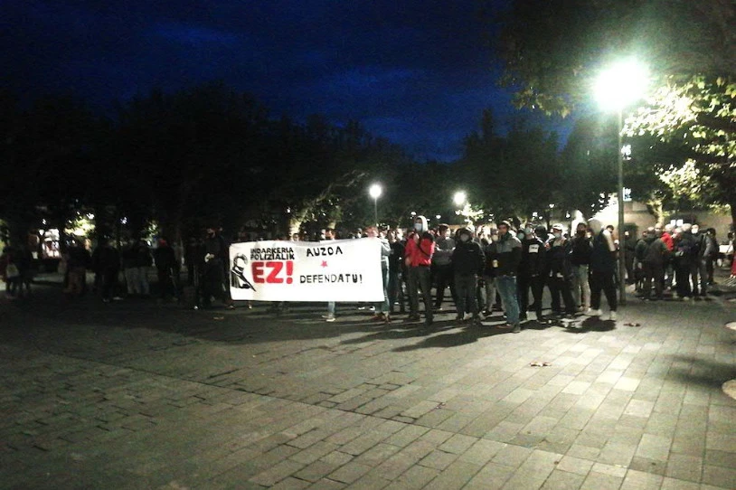 Irungo gazteen aurka larunbatean jazotako erasoak salatu dituzte Mosku plazan