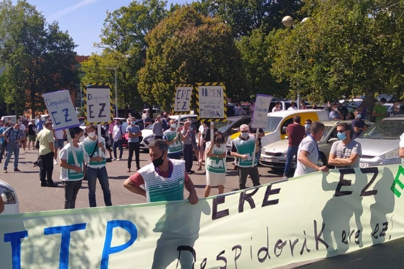 Atzo hasi zuten greba ITP Aeroko langileek, kaleratzeak gelditzeko asmoz