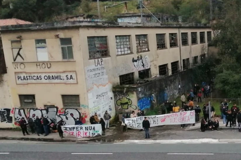 Donostiako Infernuko 'Fabrika' pabiloia hustu dute polizia-indarrek