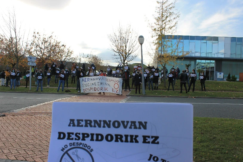 Langileak kaleratzen hasi da Aernnova Miñaoko lantegian