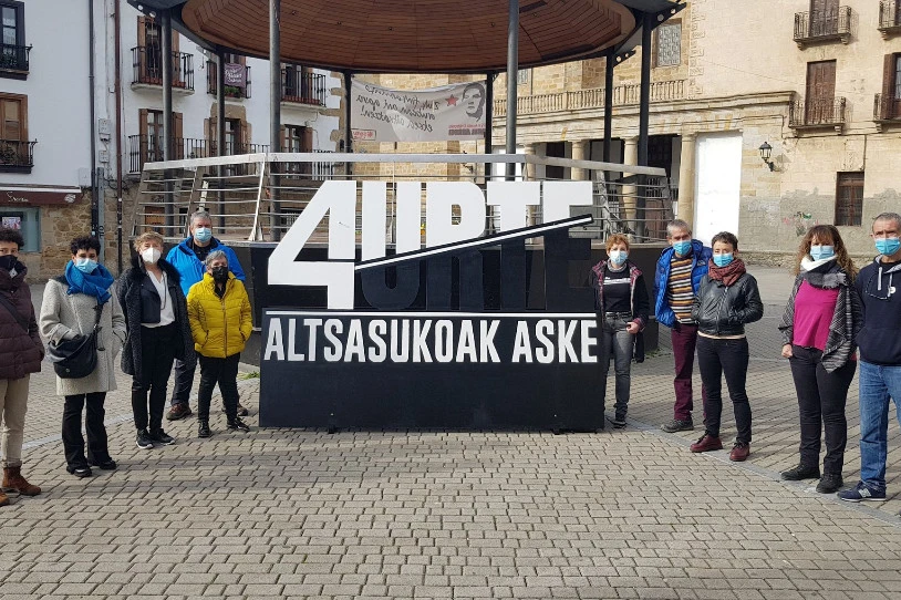 Espetxetik irteteko baimen berezia eman diete kartzelan jarraitzen duten bi gazte altsasuarrei, lanerako edo ikasketetarako