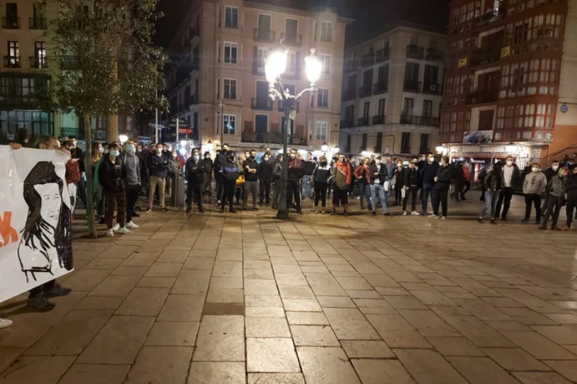 Martxan dira AAEAMko militante atxilotuen berehalako etxeratzea exijitzeko mobilizazioak