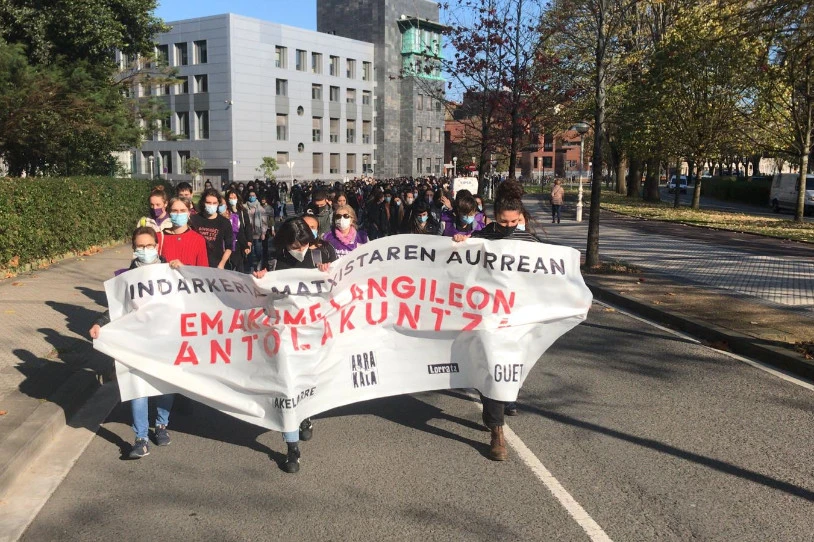 Indarkeria matxistaren aurka antolatzeko deia egin dute ehunka ikasle langilek Hego Euskal Herriko campusetan