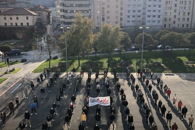 Ehunka ikaslek egin dute bat IAren deialdiekin Emakumeenganako Indarkeriaren Aurkako Nazioarteko Egunean