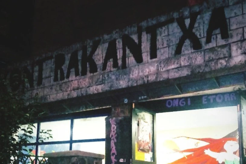 Hernaniko Kontrakantxa gaztetxeari eraso egin diote