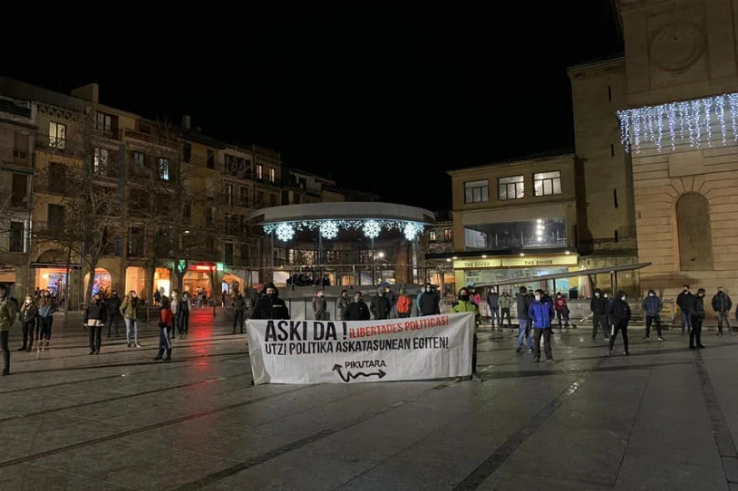 Pikutara mugimenduak Lizarrako Udaltzaingoaren jazarpena eta isunak salatu ditu