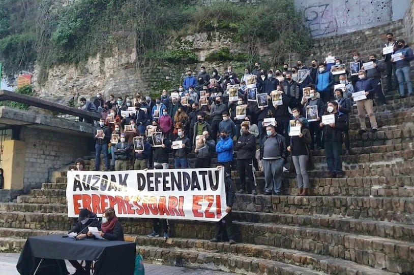 Donostiako Alde Zaharreko gazteen aurka oldartu ziren polizia-indarrak larunbatean