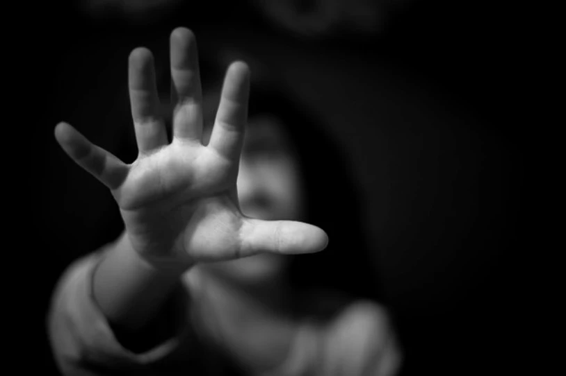 Gizon bat atxilotu dute Bilbon, neska adingabeen aurkako mehatxu bidezko sexu-erasoengatik