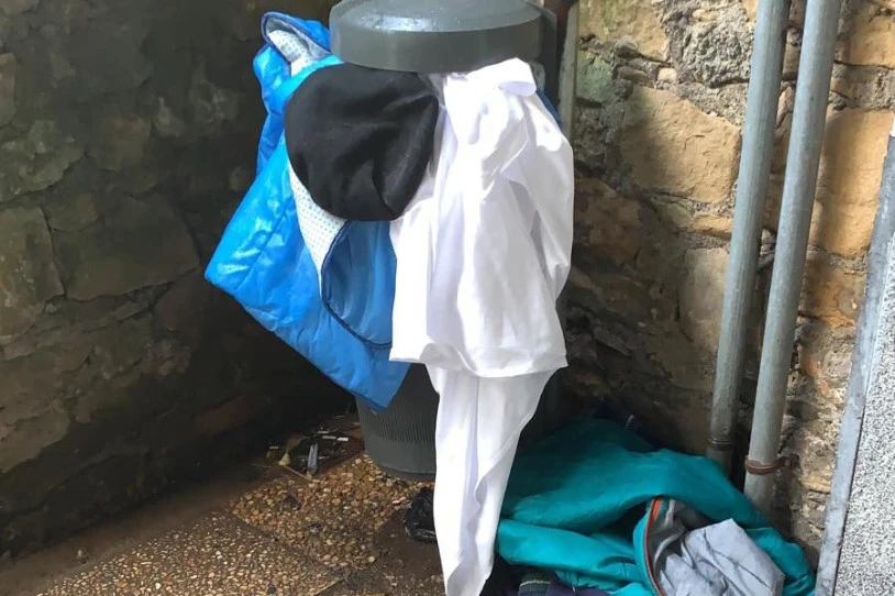 Pertsona etxegabe bat hilotz topatu dute Zarautzen