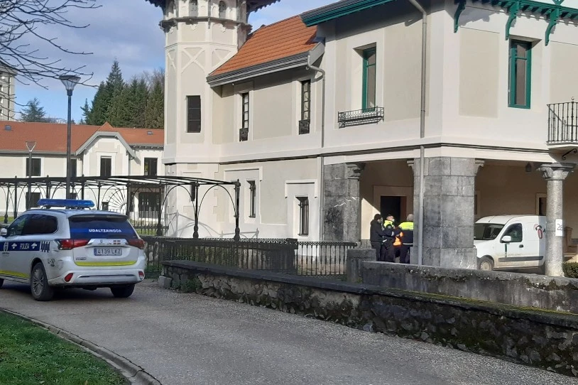 Laudioko Gaztetxea hustu dute udaltzainek