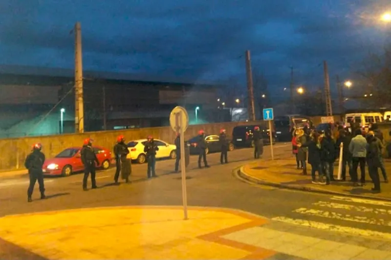 Eusko Jaurlaritzak Ertzaintza bidali du ITP Aeroren Barakaldoko lantegira, greban diren beharginen aurka