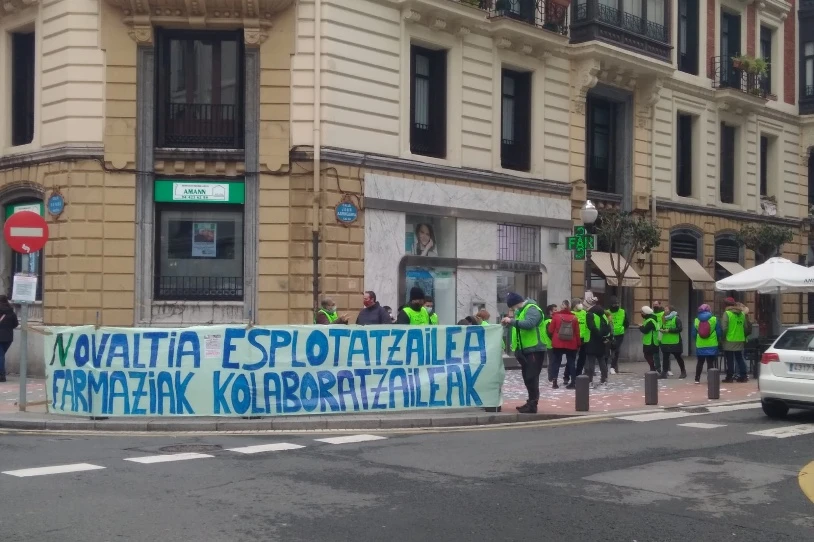 550 egun bete dituzte greban Novaltia farmazia-enpresako langileek