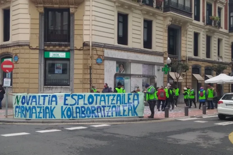 550 egun bete dituzte greban Novaltia farmazia-enpresako langileek