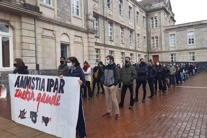 IAk mobilizazioak eta lanketa politikoak egin ditu, 'Amnistia ipar, zuekin gaude!' dinamikari lotuta